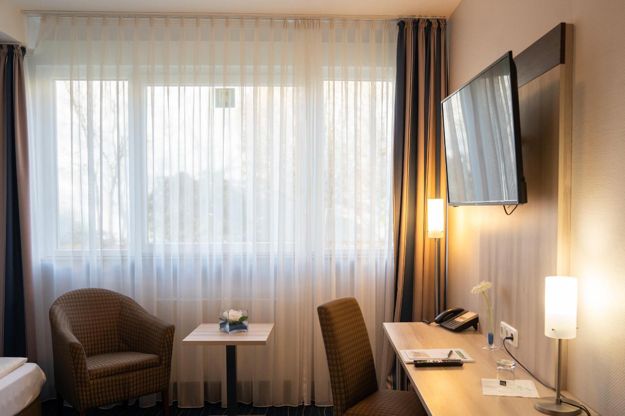Hotel Am Freischuetz Huerth Exterior photo