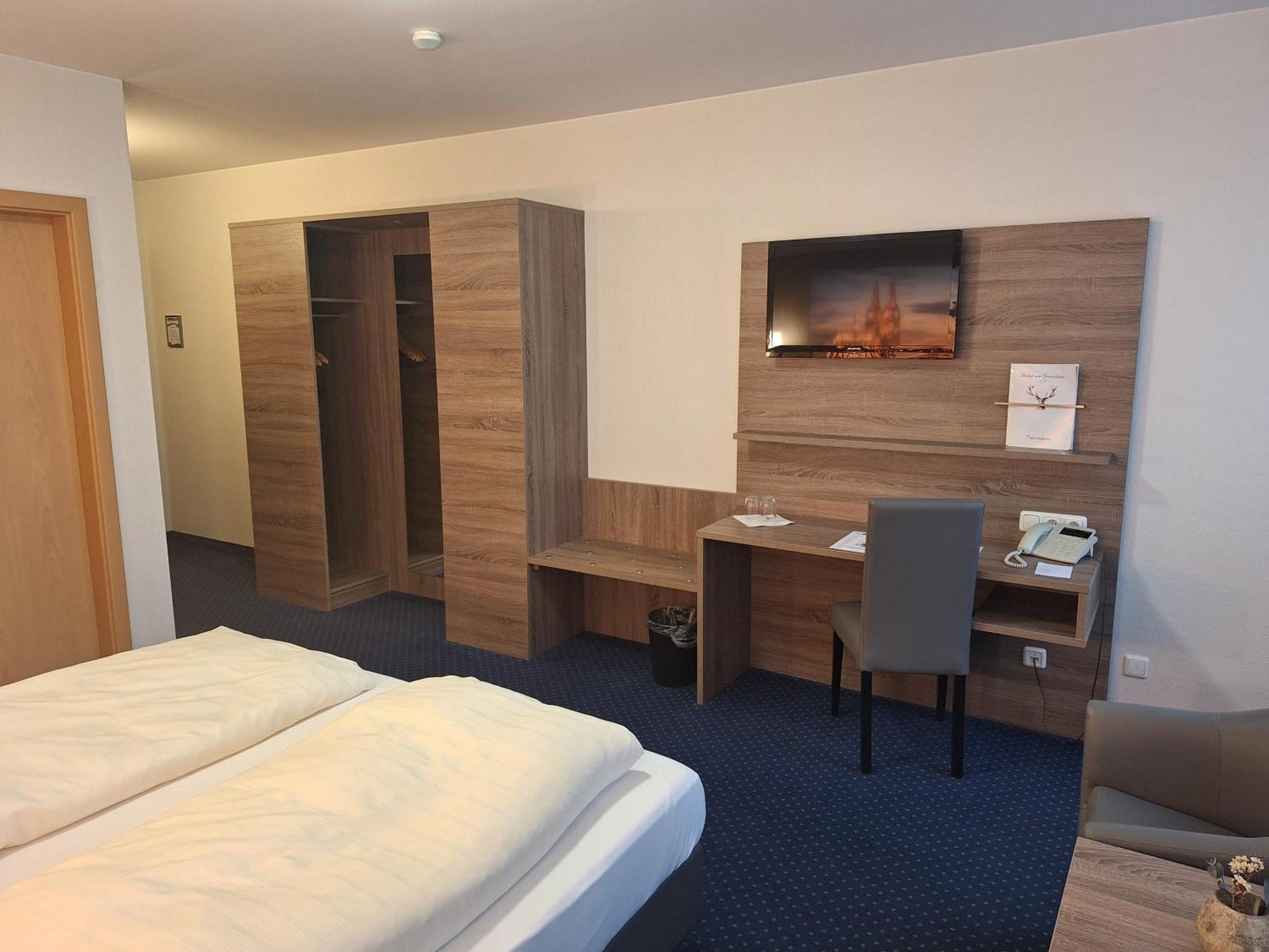 Hotel Am Freischuetz Huerth Exterior photo